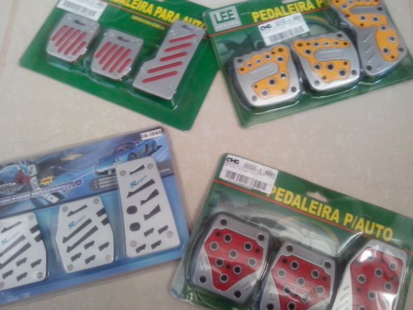 Pedaleira Esportiva Universal. Cores.